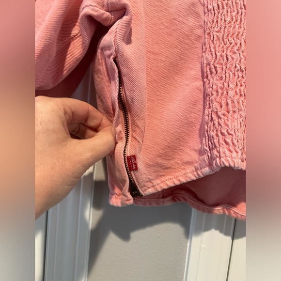 NWOT: Levi’s pink denim crop top🌸💗 - Picture 7 of 9
